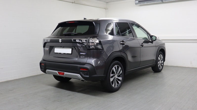 Vehicle image SUZUKI S-CROSS