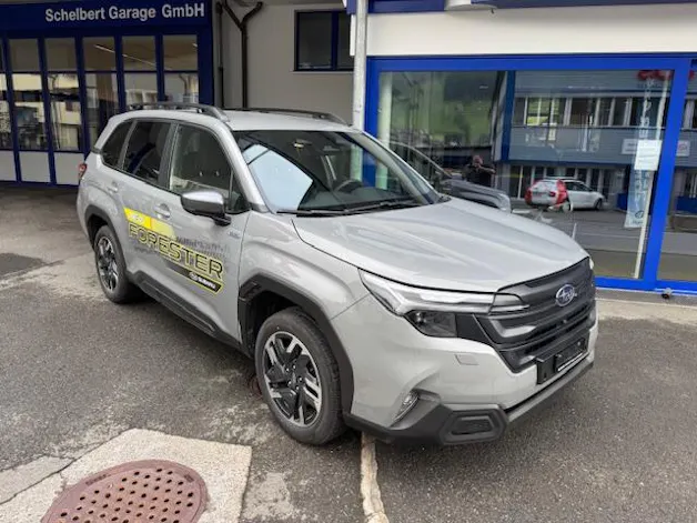 Subaru Forester Station 2.0i e-Boxer Swiss Plus