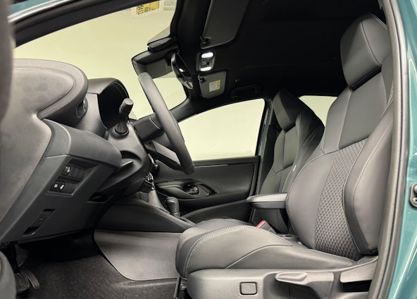 Vehicle image 4 Vehicle image 4