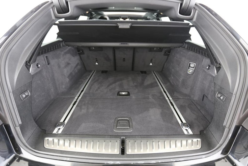 Vehicle image BMW 5 SERIES