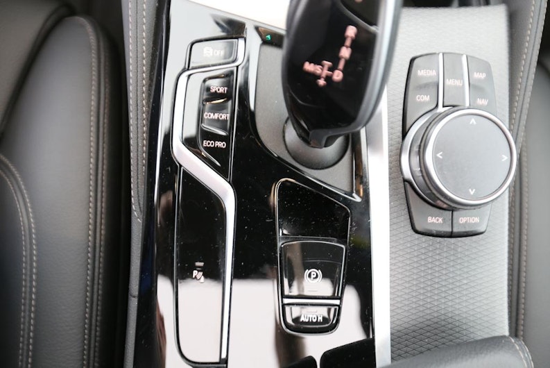 Vehicle image BMW 5 SERIES