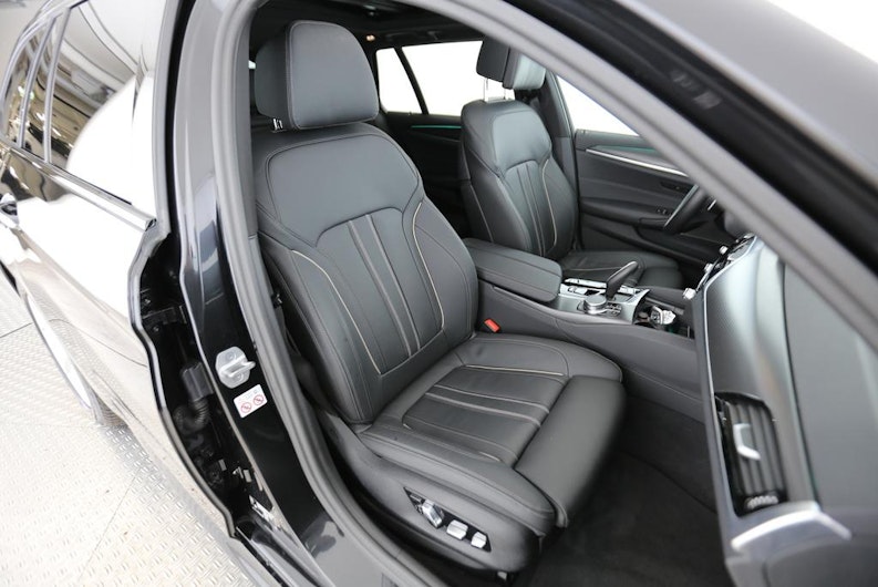 Vehicle image BMW 5 SERIES