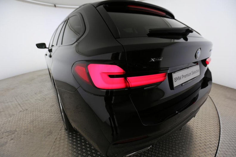 Vehicle image BMW 5 SERIES