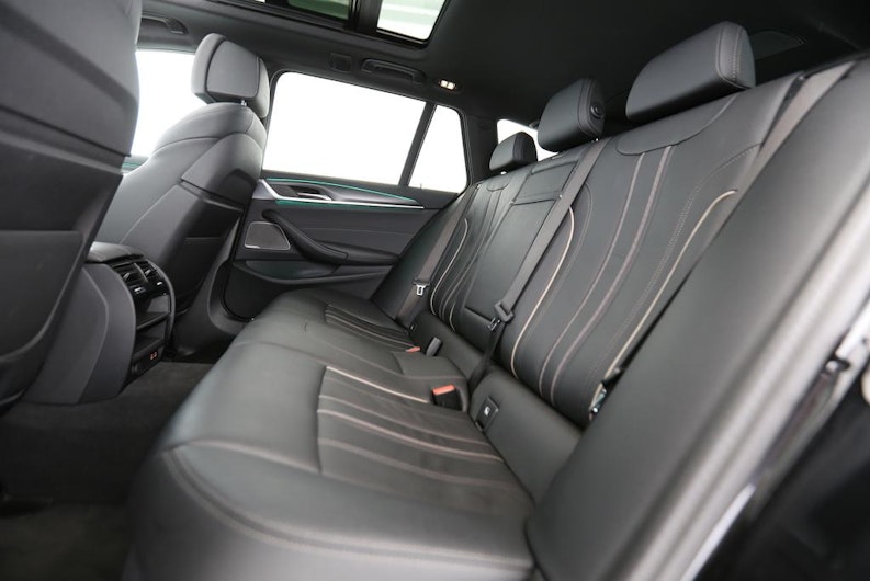 Vehicle image BMW 5 SERIES