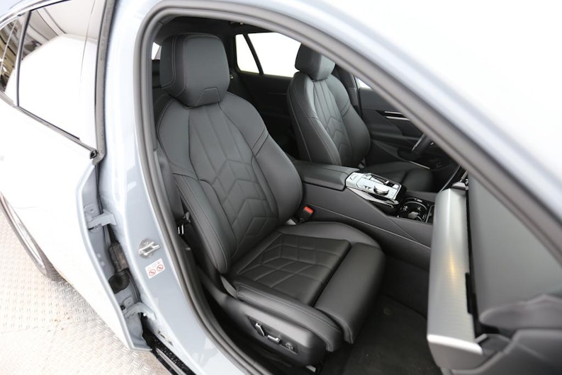 Vehicle image BMW 5 SERIES