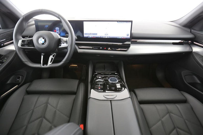 Vehicle image BMW 5 SERIES