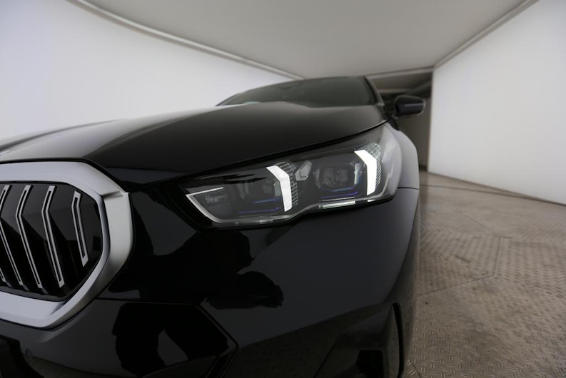 Vehicle image BMW 5 SERIES