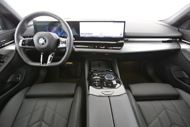 Vehicle image BMW 5 SERIES
