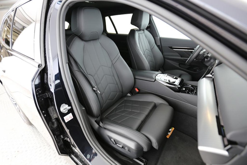 Vehicle image BMW 5 SERIES