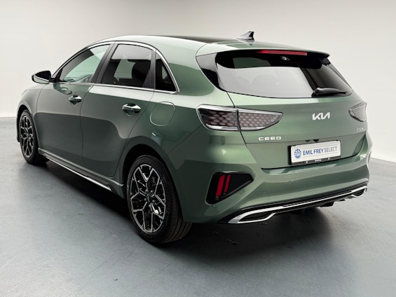 Vehicle image 10 Vehicle image 10