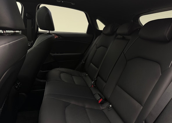 Vehicle image 6 Vehicle image 6