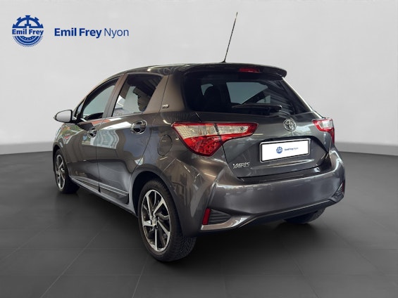 Vehicle image 5