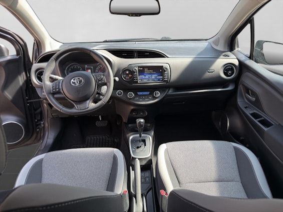 Vehicle image 7
