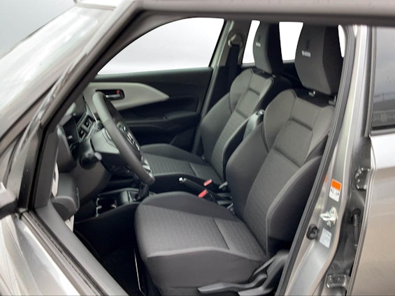 Vehicle image 4 Vehicle image 4