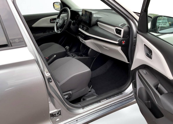 Vehicle image 8 Vehicle image 8