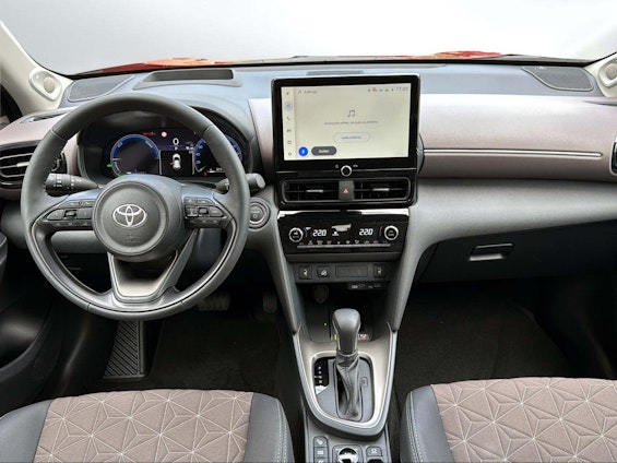 Vehicle image 6