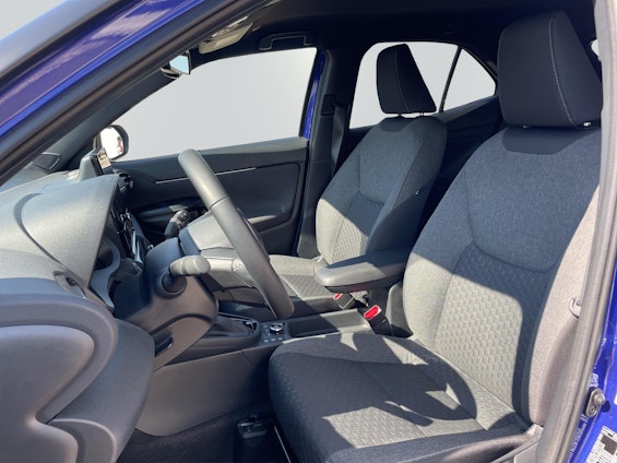 Vehicle image 9 Vehicle image 9