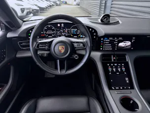 Porsche Taycan Cross Turismo 4