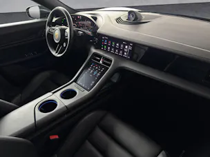 Porsche Taycan Cross Turismo 4