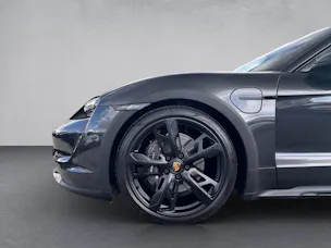 Porsche Taycan Cross Turismo 4