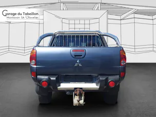 Mitsubishi L200 D-Cab pick-up 2.5D 136cv 4x4 Invite