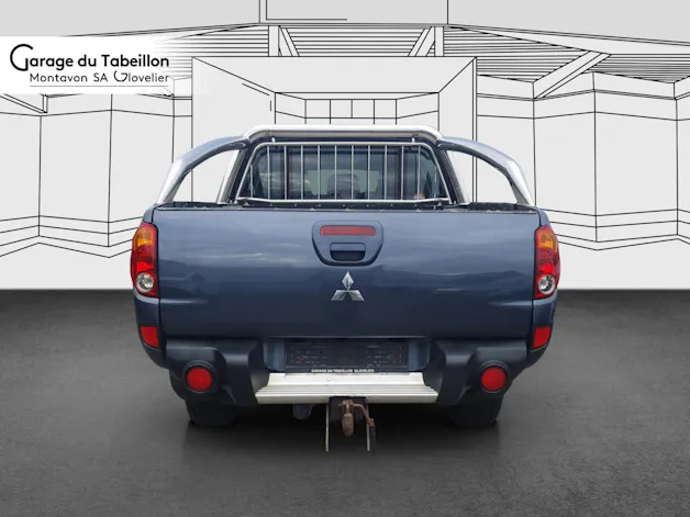 Mitsubishi L200 D-Cab pick-up 2.5D 136cv 4x4 Invite