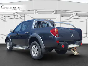Mitsubishi L200 D-Cab pick-up 2.5D 136cv 4x4 Invite