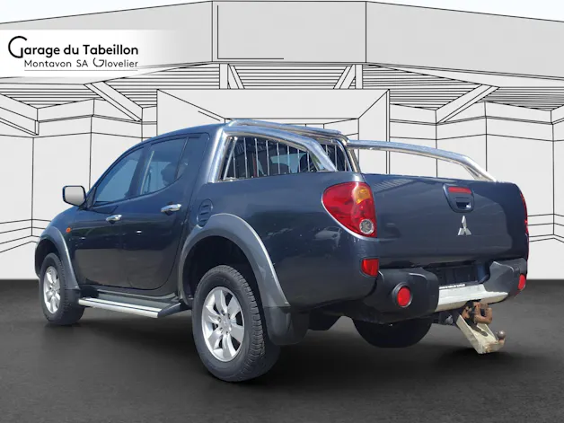 Mitsubishi L200 D-Cab pick-up 2.5D 136cv 4x4 Invite
