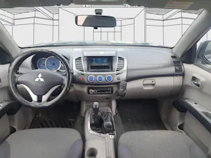 Mitsubishi L200 D-Cab pick-up 2.5D 136cv 4x4 Invite