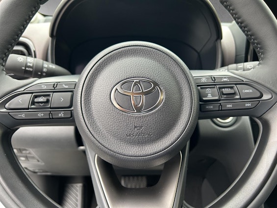 Vehicle image 10 Vehicle image 10