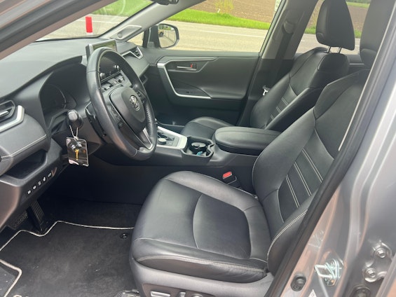 Vehicle image 25