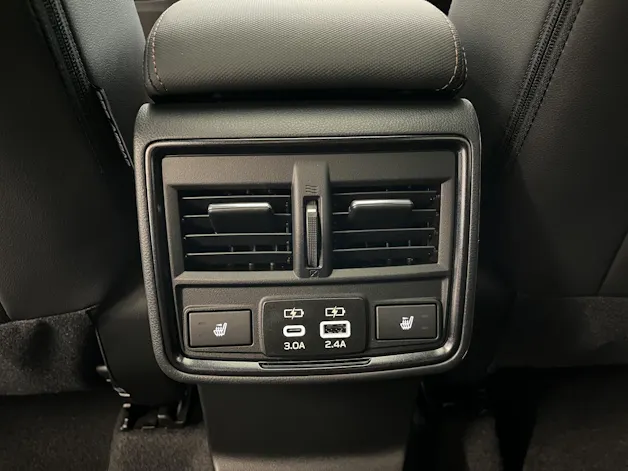Subaru Forester 2.0i e-Boxer Luxury