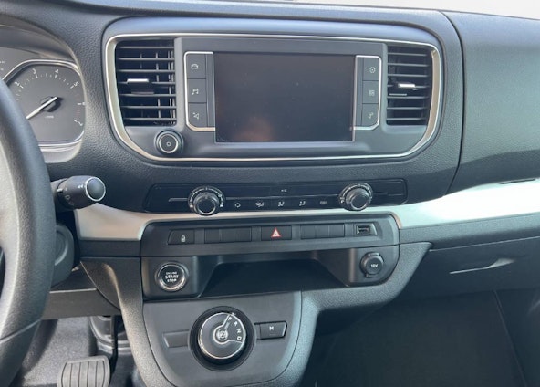 Vehicle image 6 Vehicle image 6