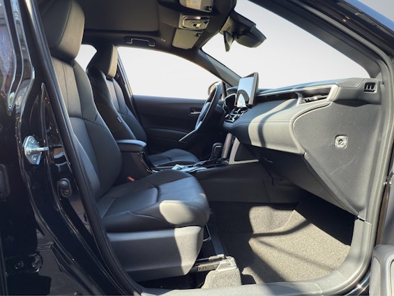 Vehicle image 15