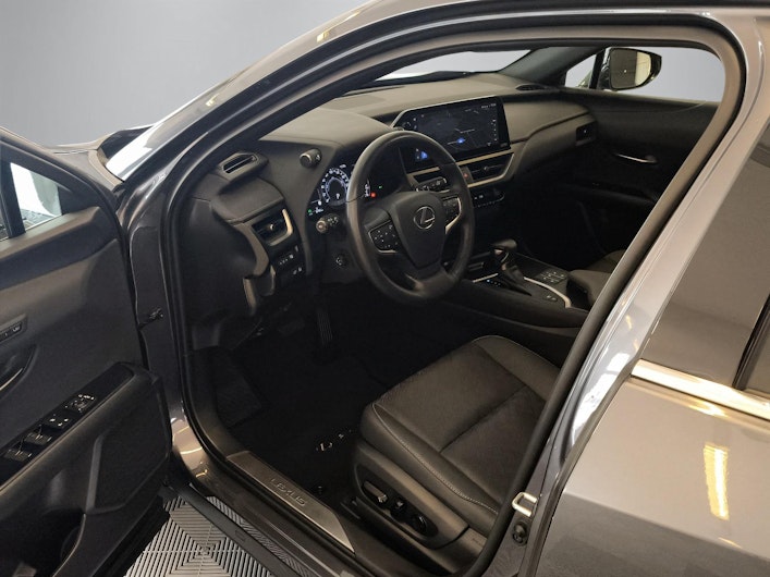 Vehicle image LEXUS UX