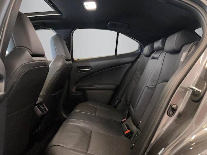 Vehicle image LEXUS UX