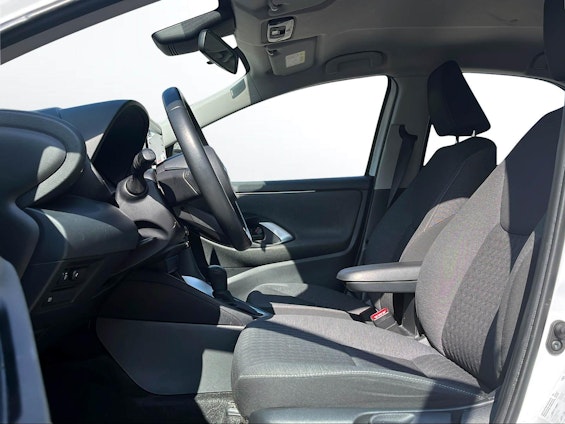 Vehicle image 8