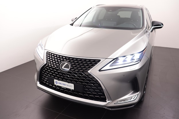 First vehicle image