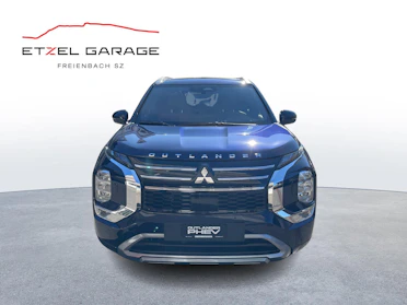 MITSUBISHI OUTLANDER 8