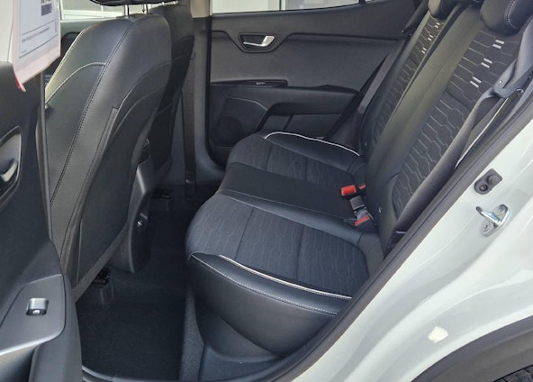 Vehicle image 9 Vehicle image 9