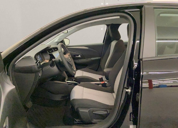 Vehicle image 4 Vehicle image 4