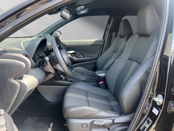 Vehicle image 8