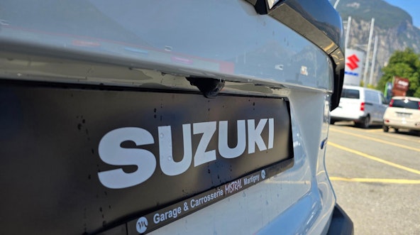 Vehicle image 17 Vehicle image 17