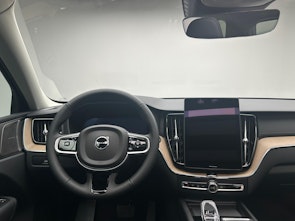 Vehicle image VOLVO XC60 2.0 T8 TE Ultra Bright eAWD