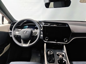Fahrzeugbild LEXUS RZ 450e Excellence - Ruote invernali incluse