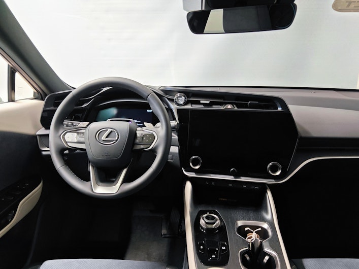 Vehicle image LEXUS RZ