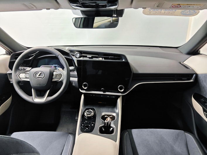 Vehicle image LEXUS RZ