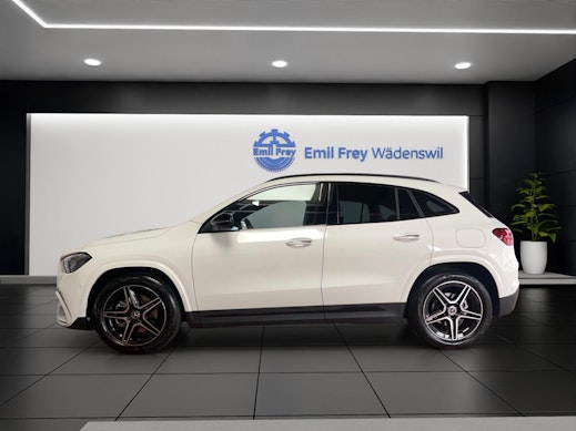 MERCEDES-BENZ GLA 200 Night Star AMG Line 2