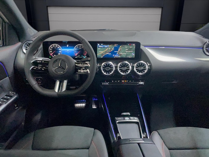 Vehicle image MERCEDES-BENZ GLA 200