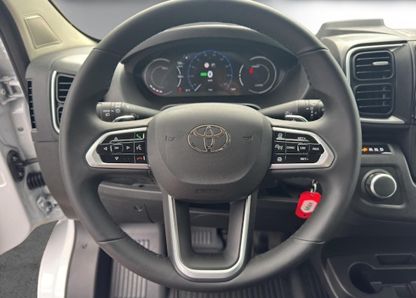 Vehicle image 9 Vehicle image 9